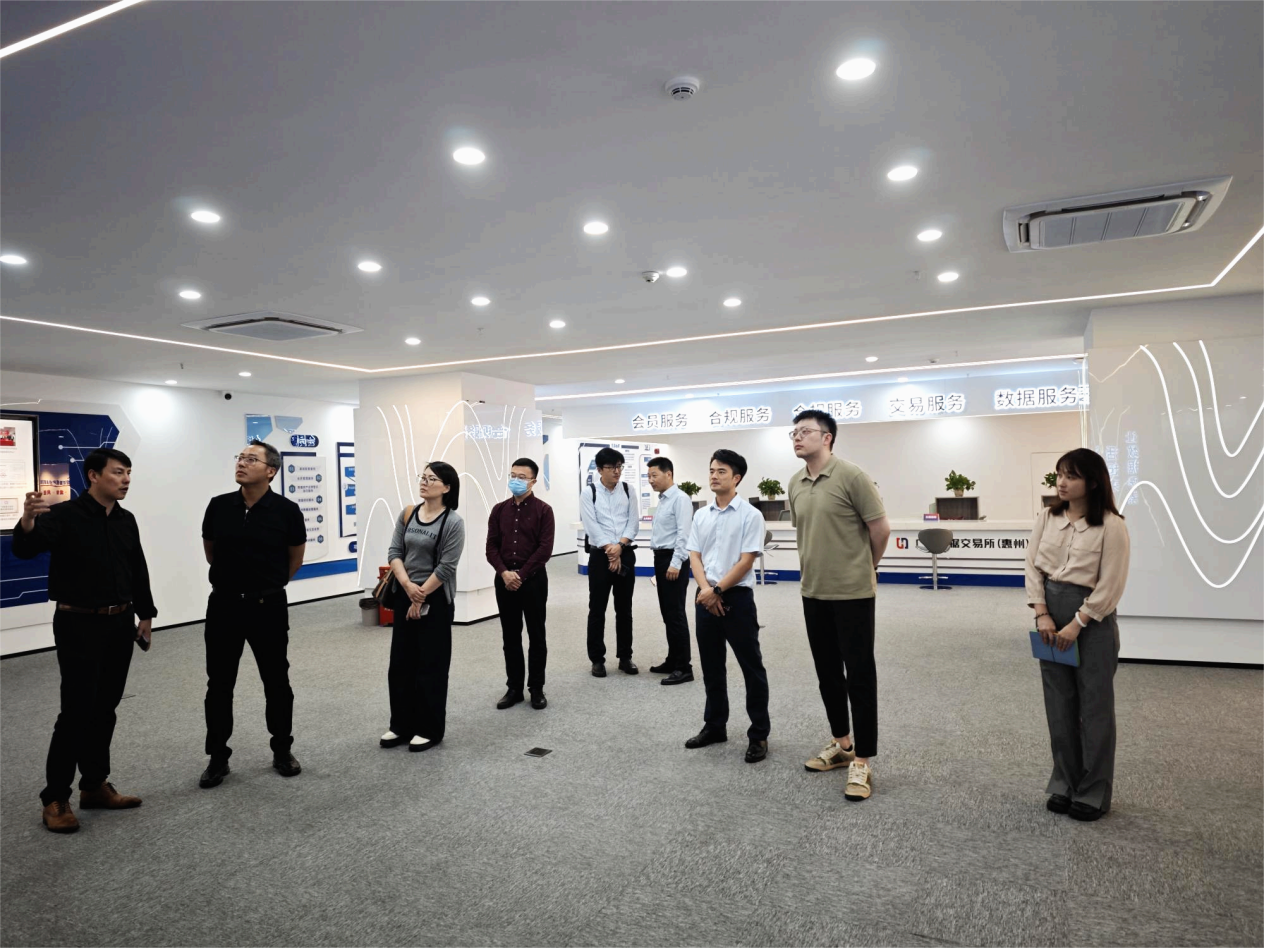 基地运营│广联数科、鼎晖百孚一行到惠州服务基地参观研讨(图1)